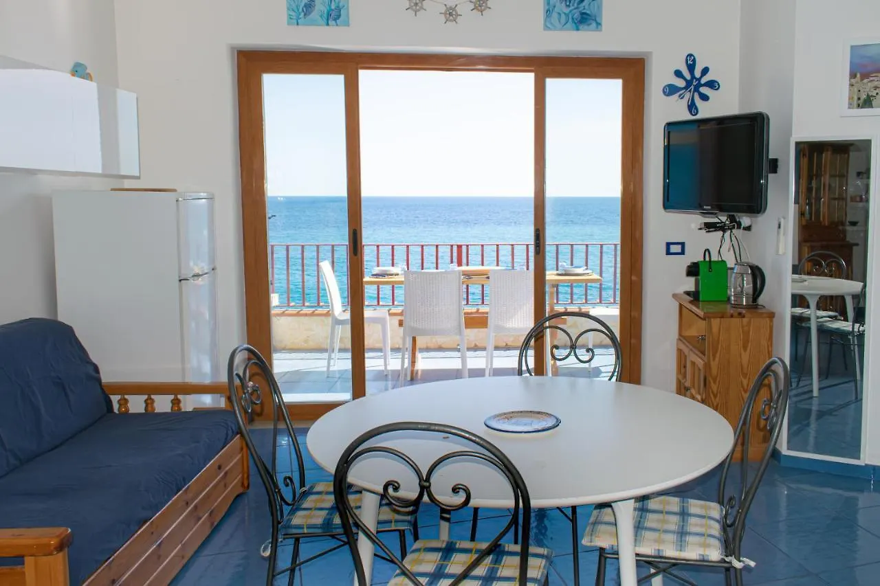 Beach House Acquamarina Letojanni