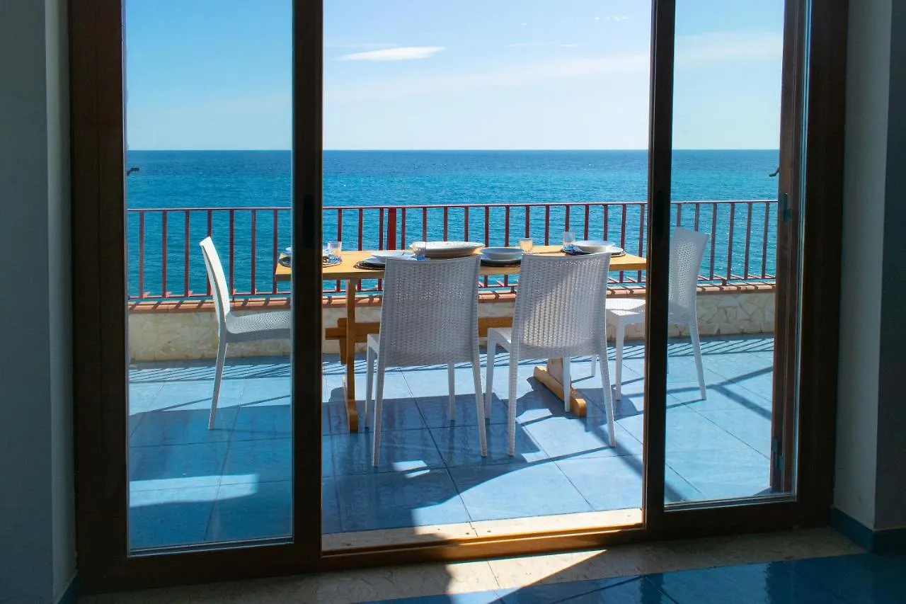 Apartment Beach House Acquamarina Letojanni