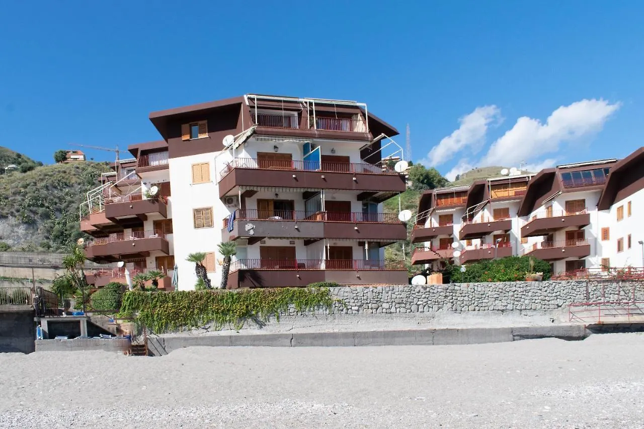 Apartment Beach House Acquamarina Letojanni